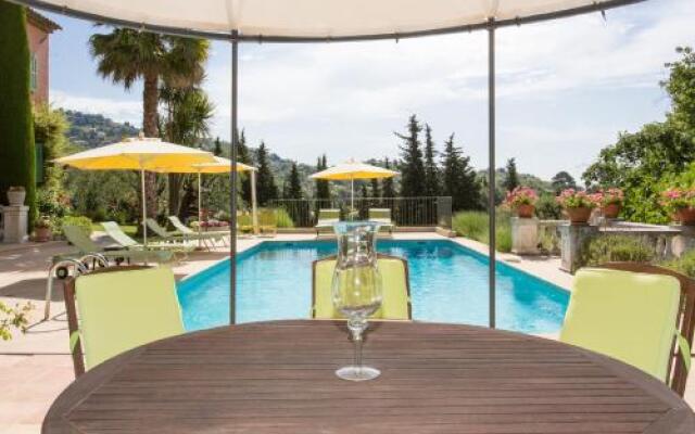 Mas Du Roc Bed & Breakfast