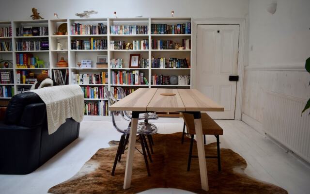 Dublin 2 Bedroom House With Garden