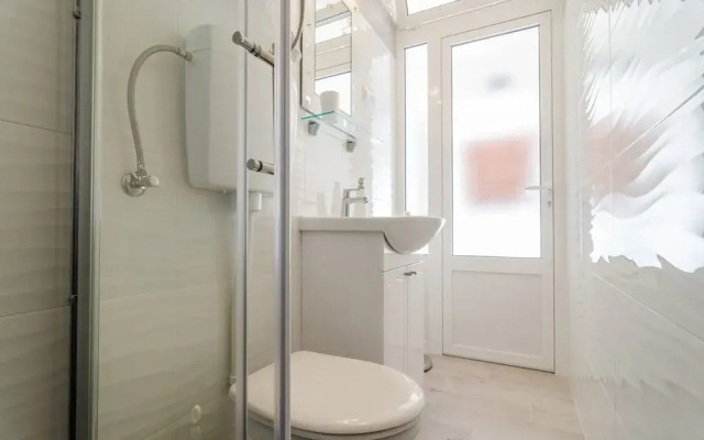 White Wave Guest House