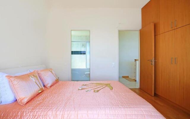 Seafront, 5star Home - 4min Walk To Private Beach