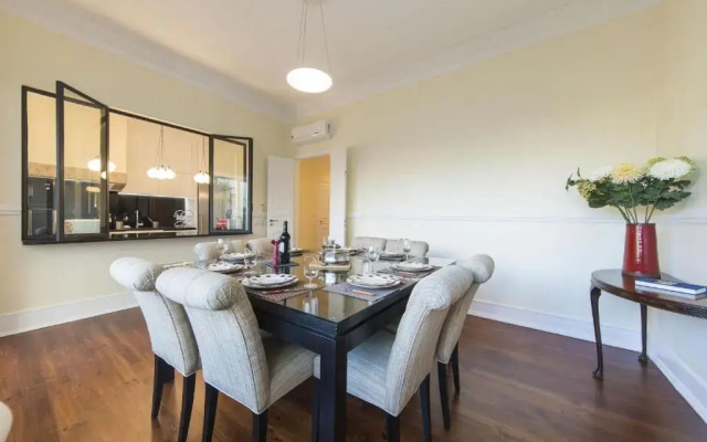 Spacious 4bdr River View