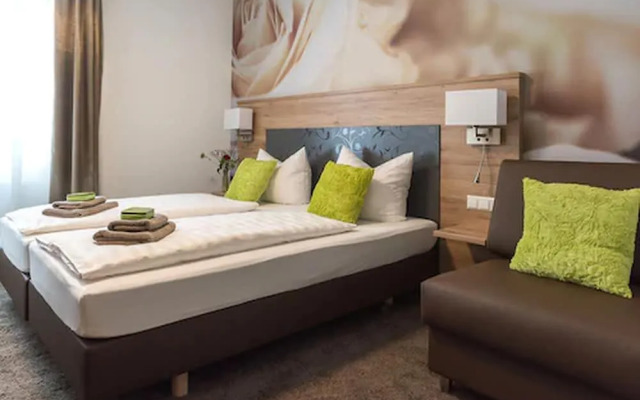 Outlet Hotel