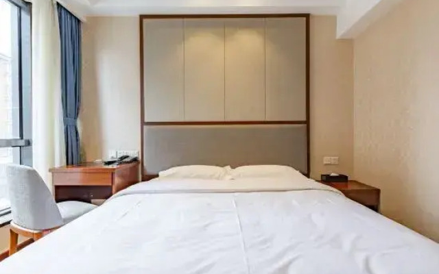 Longemont Hotel