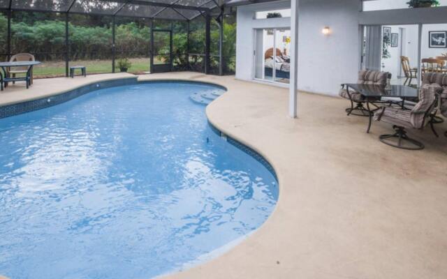 Nancy's Whipsering Oaks Villa