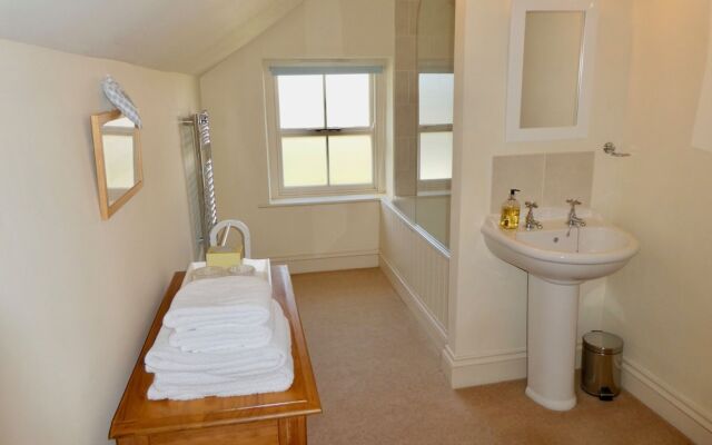 Dartmoor House B&B