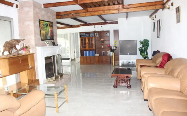 11 Eland Guest House