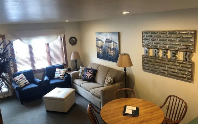 Evergreen Hill Condominiums