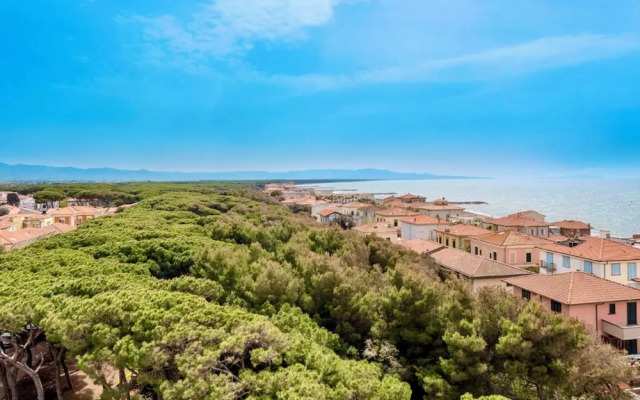 Hotel in Cecina just 100 mt from the sea