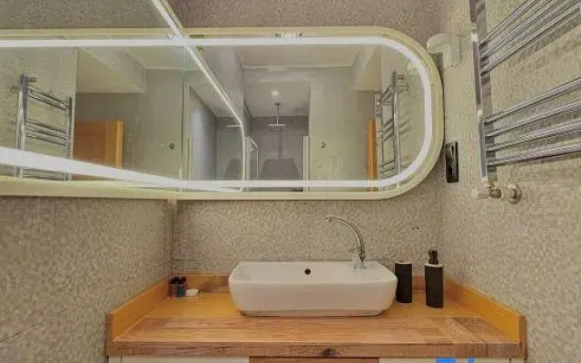 Taksim Square—1BR Deluxe Suite 03