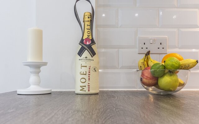 Canary Wharf Stylish Apartment