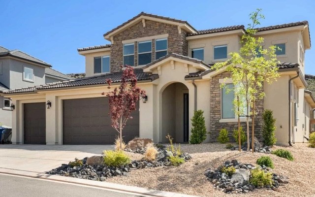 Sienna Hills Hideaway 5 Bedroom Home