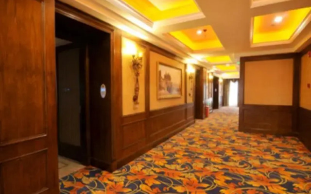 Chengdu French Theme Gold Palace