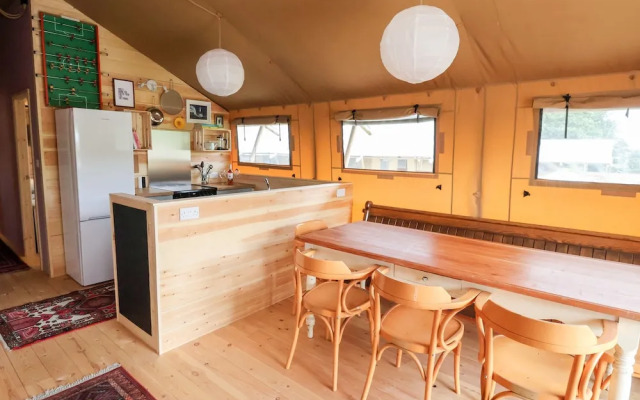 Lucky Clucky Lodge