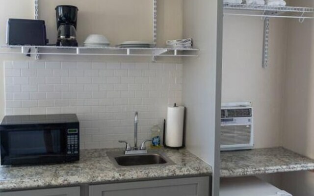 Remodeled Studio With Panoramic Mountain Views!