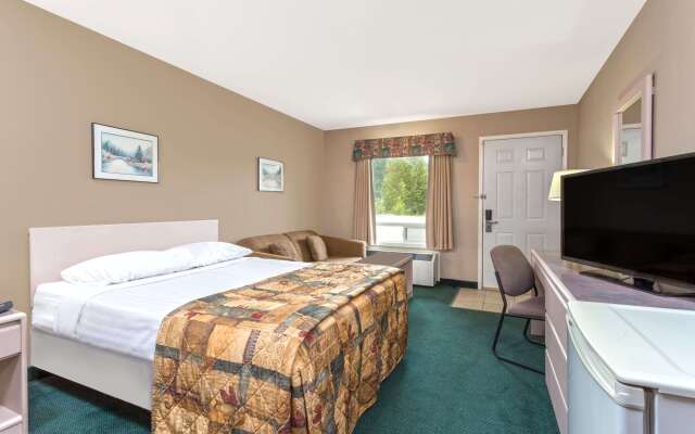 Super 8 By Wyndham Golden