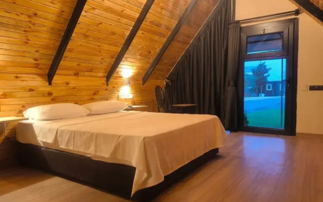 Motto Wood Bungalov Hotel