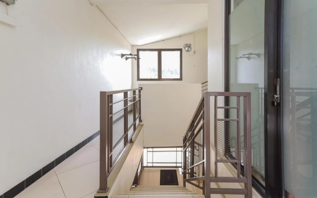 RedDoorz Syariah near Green Park Jatiwarna