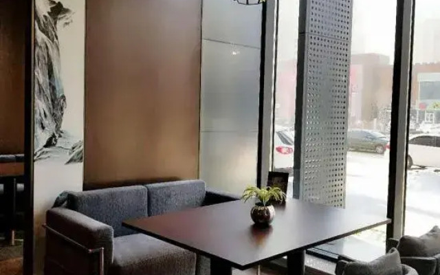 Splendent Holiday Hotel