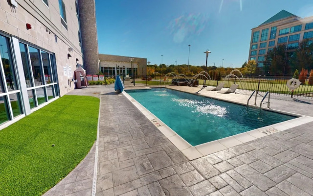 Holiday Inn Express & Suites Chicago Schaumburg by IHG