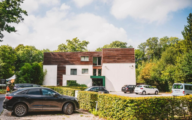 Utopia Hotel