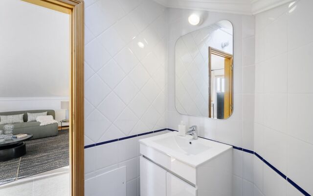 Sunset Views and Sea Breezes