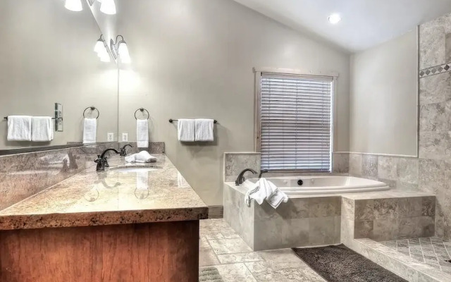 No 19 Luxury Village Retreat