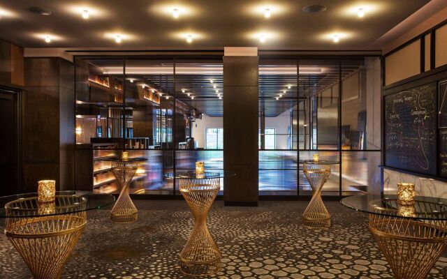 Hotel EMC2, Autograph Collection