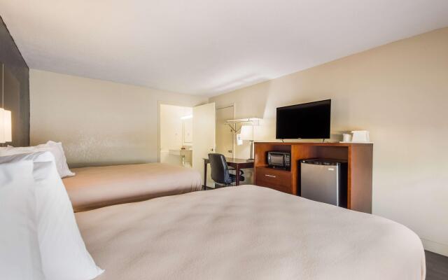 SureStay Hotel by Best Western Sarasota Lido Beach