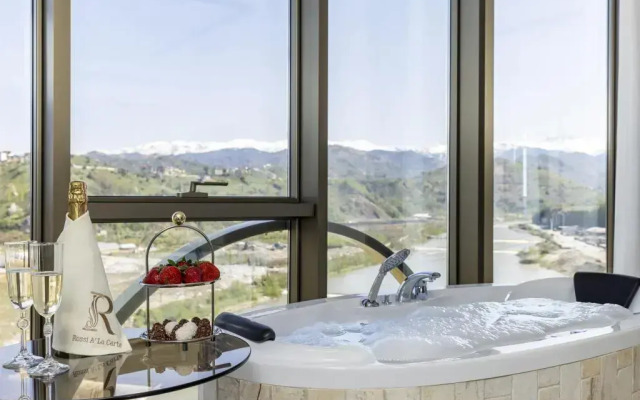 Rossi Luxury Hotel