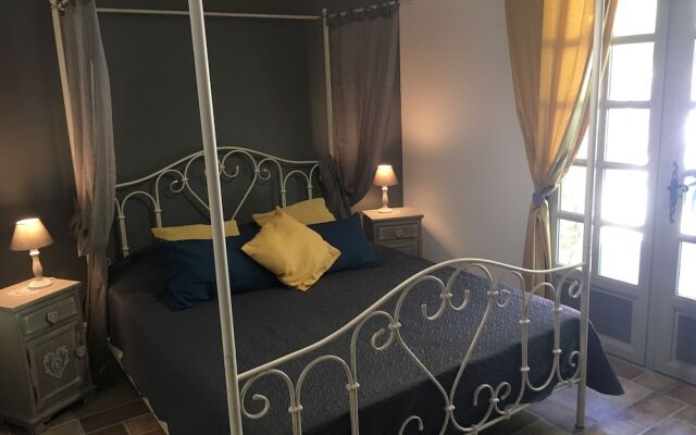 Mas de la Pinède (ex. Les Arbousiers)