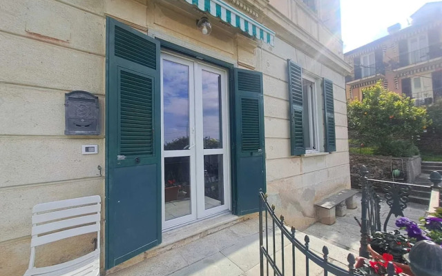 Central Design Flat With Parking