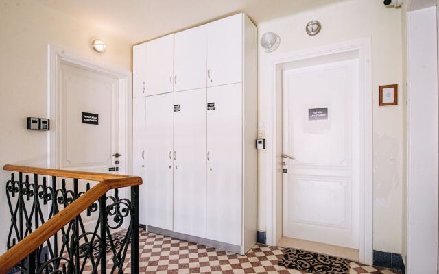 Illyria Old Town Apartment by DuHomes