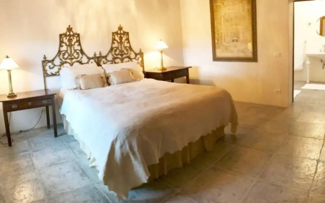 Villa Near Cortona With Pool & Countryside Views