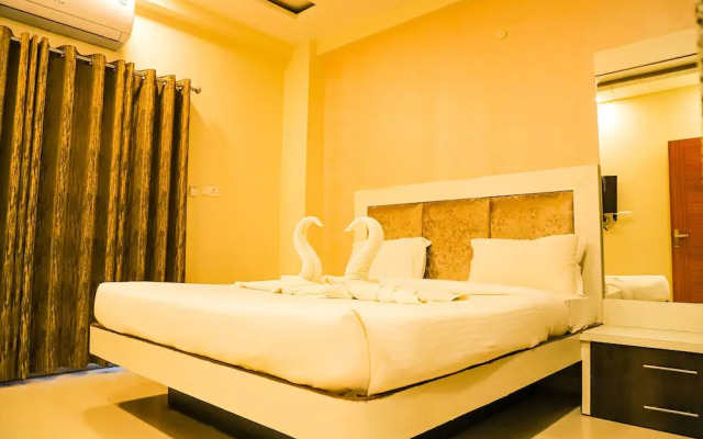 Hotel Shri Radha Nikunj Vrindavan Opposite Prem Mandir