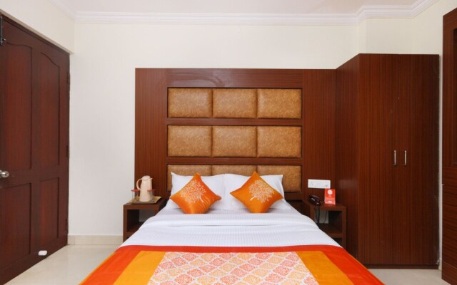 OYO 13230 Pearl Manor