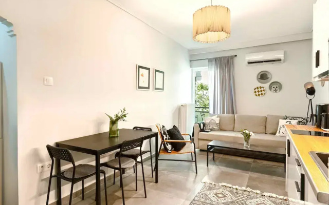 Phaedrus Living Modern Cityscape Flat