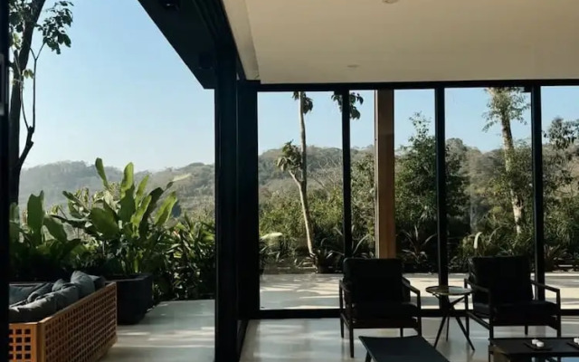 w Spectacular 4BR Villa in Costa Rica