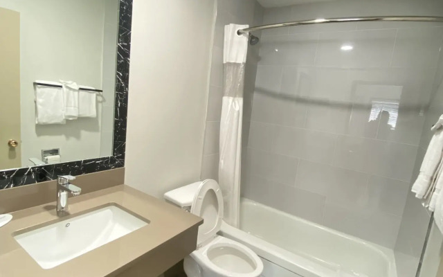 Coast Penticton Hotel
