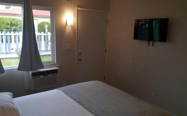 Good Knight Inn Motel