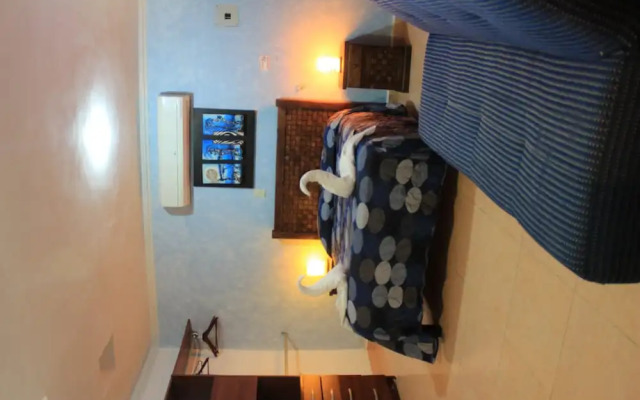 Terracota Corner Rooms