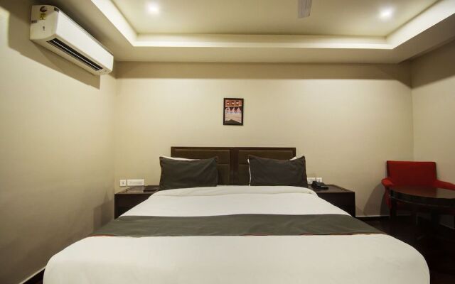 Collection O 132 New Aatish Market