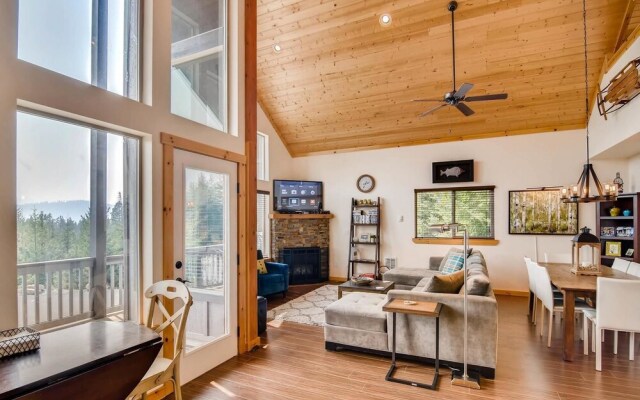 Roslyn Ridge Retreat