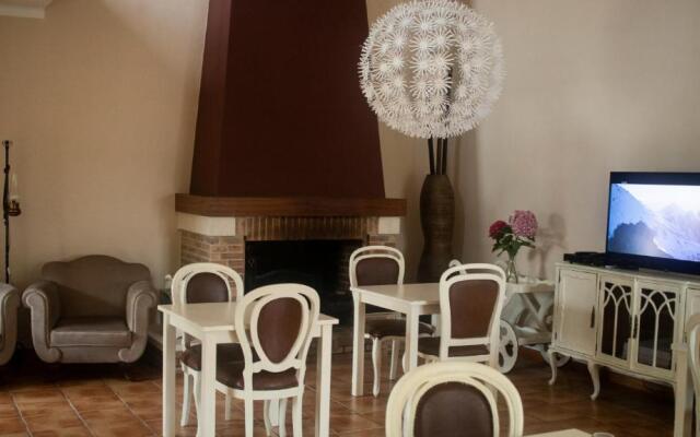 D'Vine Country House