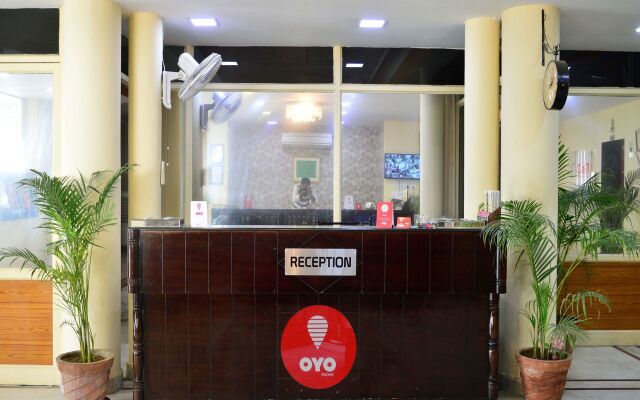OYO 7087 Hotel Dodas Palace
