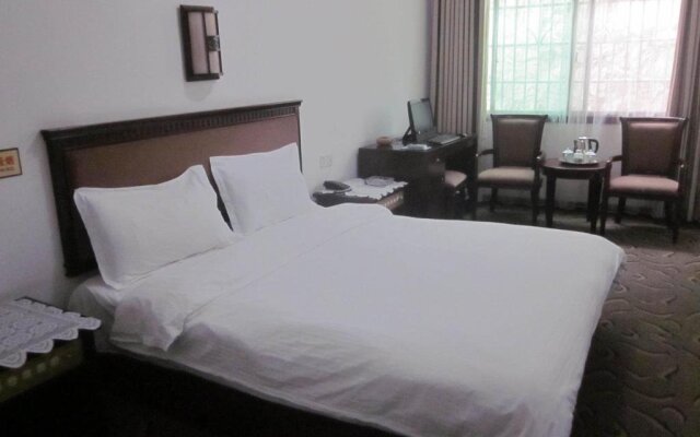 Qingshan Inn
