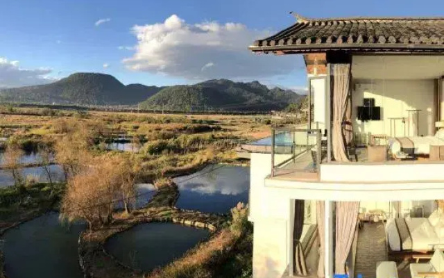Cultural Hotel (Tengchong Heshun Ouxiang Zhijia Panoramic Wetland)