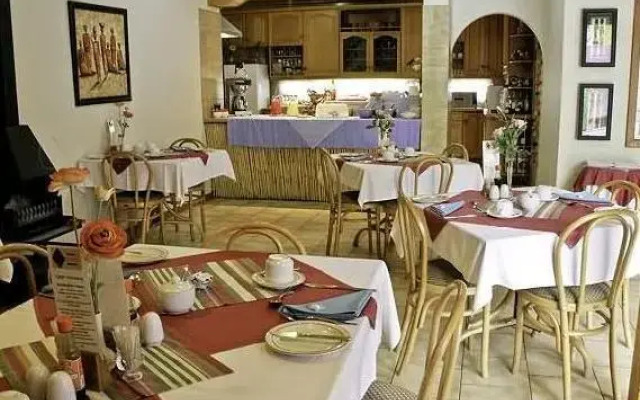 Hotel Etambi Garni