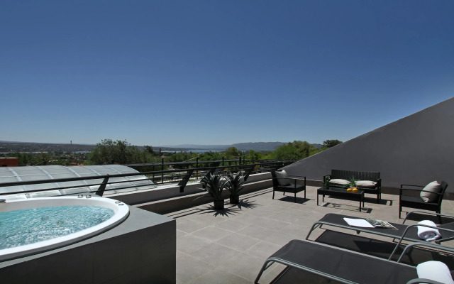 Pinares Panorama Suites & Spa