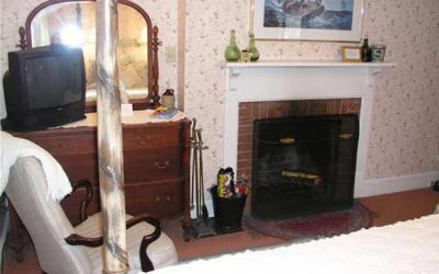 Tidewater Inn
