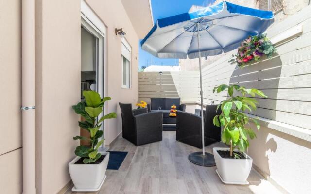 Comfy House For Families & Couples With BackYard